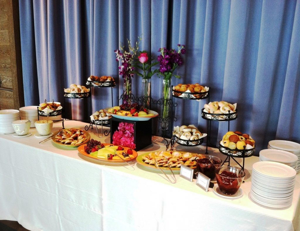 Breakfast pastry and fruit display 2 1024x790 - Stations